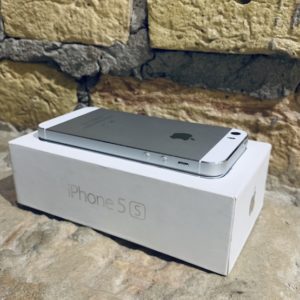 Apple iPhone 5s 16 GB Silver Б/У - Зображення 3