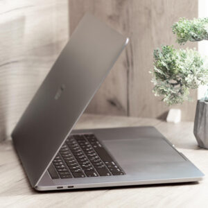 Apple MacBook Pro 15" Space Gray (MPTR2) 2017 Б/У — изображение 4