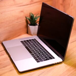Apple MacBook Pro 15" Silver 2019 (MV932) Б/У — изображение 3