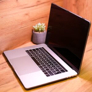 Apple MacBook Pro 15" Silver 2019 (MV922) Б/У - Зображення 4