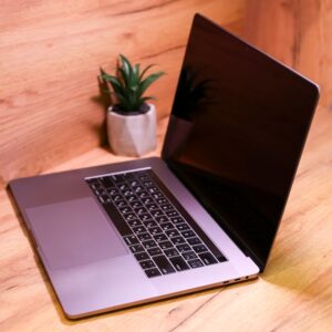 Apple MacBook Pro 15" Space Gray 2019 (MV912) Б/У — изображение 4