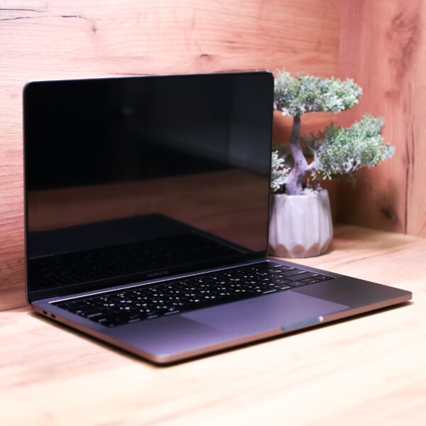 Apple MacBook Pro 13″ Space Gray 2018 (MR9R2) Б/У - ТвойGadget