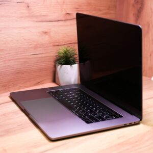 Apple MacBook Pro 15" Space Gray (MLH42) 2016 Б/У — изображение 3