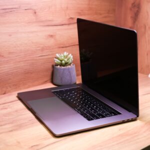 Apple MacBook Pro 15" Space Gray (MLH32) 2016 Б/У — изображение 3