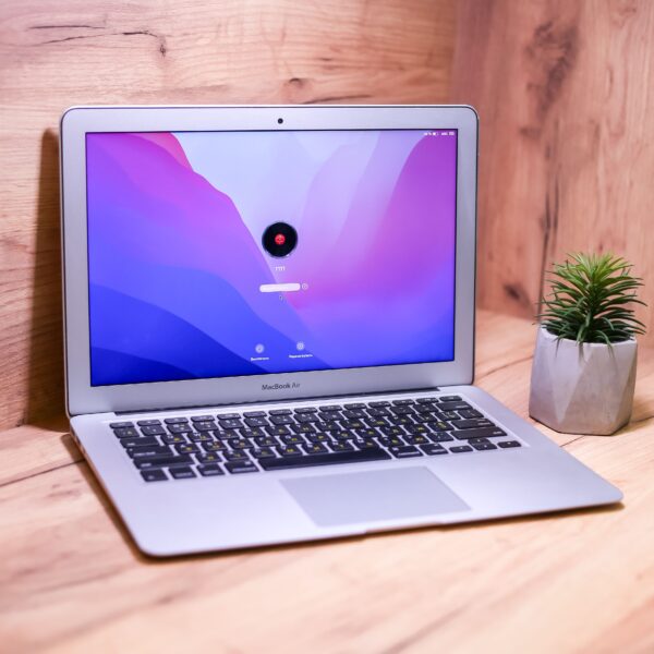 Apple MacBook Air 11″ Early 2015 MJVM2 Б/У - ТвойGadget