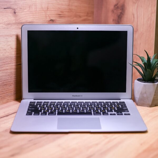 Apple MacBook Air 11″ Early 2015 MJVP2 Б/У - ТвойGadget