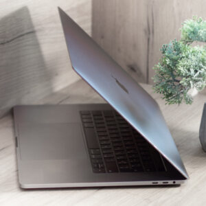 Apple MacBook Pro 15" Space Gray 2018 (MR932, 5R932) Б/У - Зображення 3