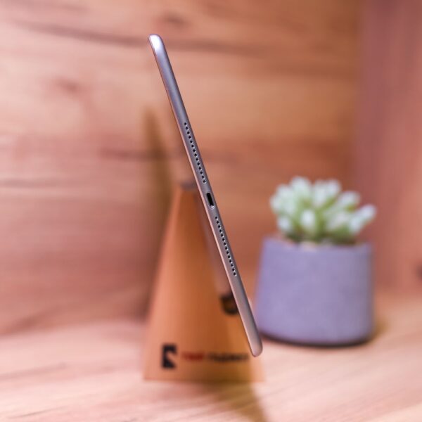 Apple iPad Air 2 Wi-Fi 32Gb Space Gray (MNV22) Б/У - ТвойGadget