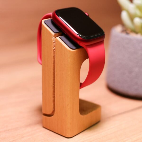 Apple Watch Series 7 GPS 45mm PRODUCT RED Aluminum Case With PRODUCT RED Sport Band (MKN93) Б/У - ТвойGadget