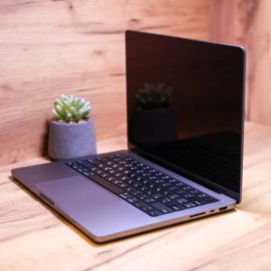 Apple MacBook Pro 14" Space Gray 2021 (Z15G001WM) Б/У — изображение 3