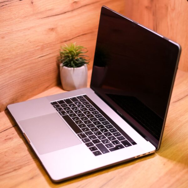Apple MacBook Pro 15″ Space Gray 2019 (Z0WW00024) Б/У - ТвойGadget