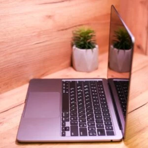 Apple MacBook Air 13,6" M2 Space Gray 2022 (Z15T0005K) Б/У — изображение 4