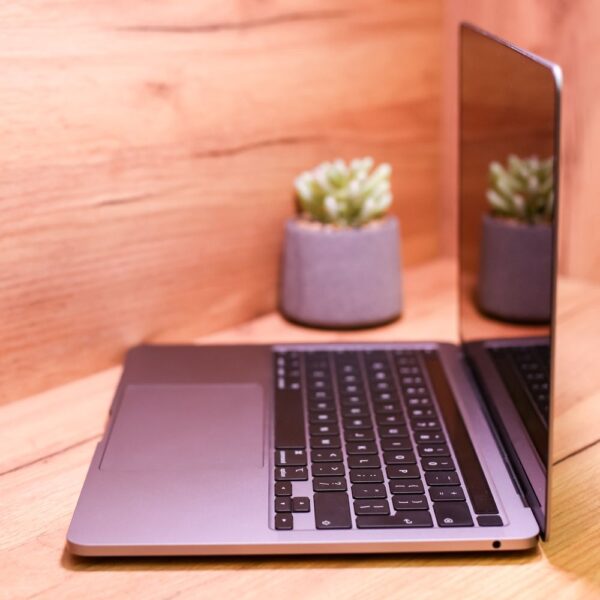Apple MacBook Pro 13″ M2 Space Gray (MNEH3) Б/У - ТвойGadget