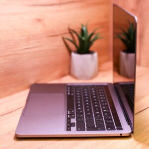 Apple MacBook Pro 13" M2 Space Gray (MNEJ3) Б/У — изображение 3