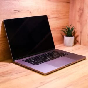 Apple MacBook Pro M1 Pro 16" 1TB Space Gray (MK193) Б/У — изображение 2
