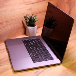 Apple MacBook Pro M1 Pro 16" 1TB Space Gray (MK193) Б/У — изображение 4