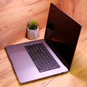 Apple MacBook Pro M1 Max 16" 1TB Space Gray (MK1A3) Б/У - Зображення 3