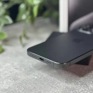 Apple iPhone 15 Pro Max 256GB Black Titanium (MU773) Б/В - Зображення 4