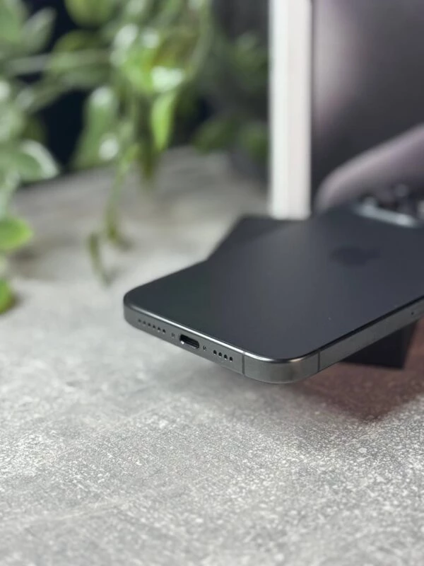 Apple iPhone 15 Pro Max 256GB Black Titanium (MU773) Б/В - ТвойGadget