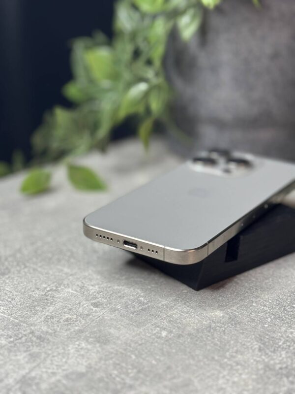 Apple iPhone 15 Pro 256GB Natural Titanium (MTV53) Б/У - ТвойGadget