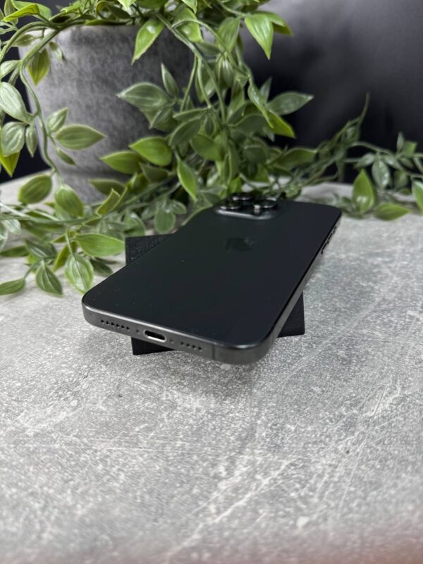 Apple iPhone 15 Pro Max 1TB Black Titanium (MU7G3) Б/У - ТвойGadget