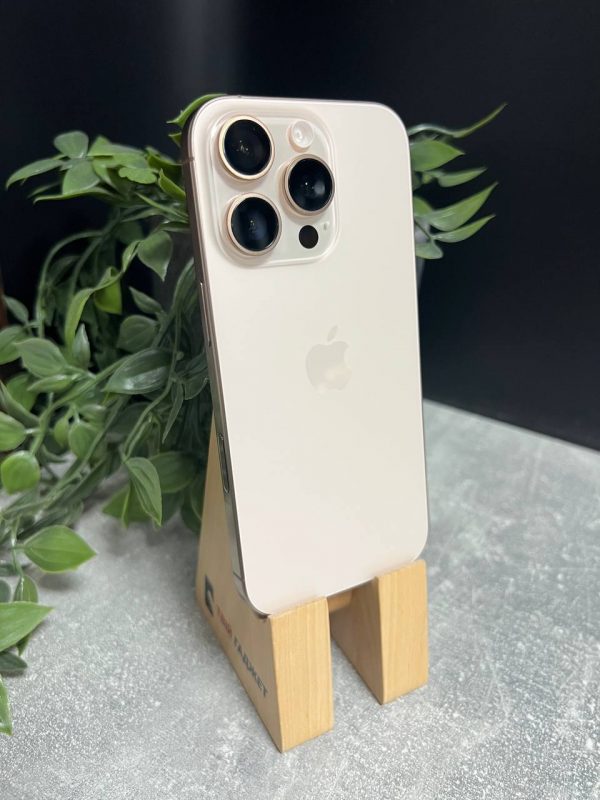 Apple iPhone 16 Pro 1TB Desert Titanium (MYNW3) Б/В - ТвойGadget
