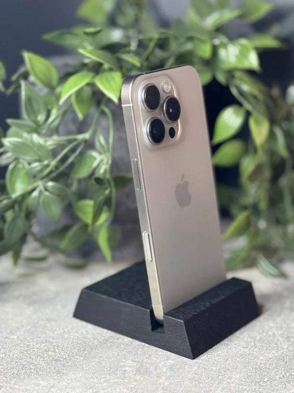 Apple iPhone 16 Pro 128GB Natural Titanium (MYNG3) Б/У - ТвойGadget