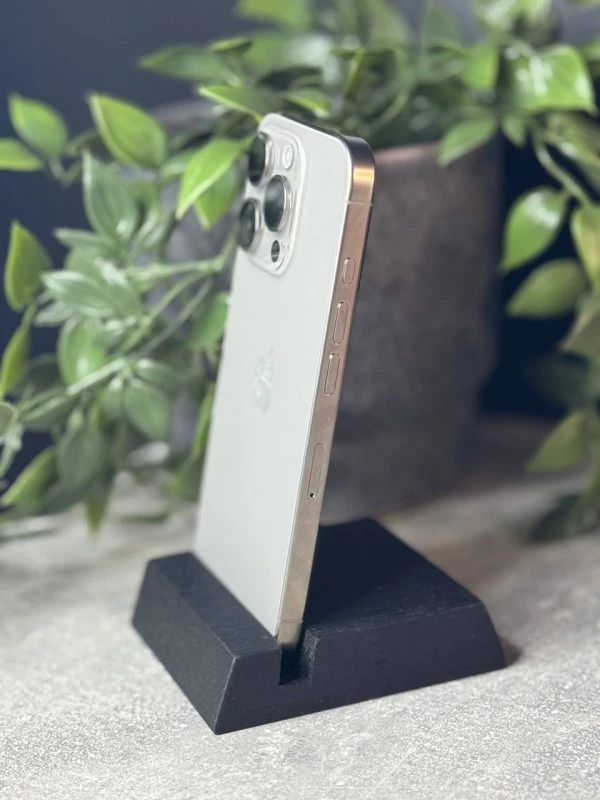 Apple iPhone 16 Pro 128GB Natural Titanium (MYNG3) Б/У - ТвойGadget
