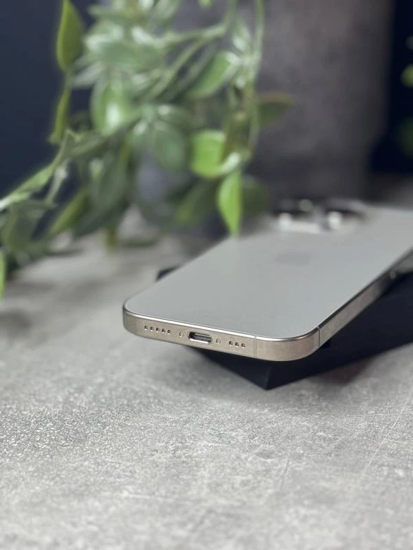Apple iPhone 16 Pro 128GB Natural Titanium (MYNG3) Б/У - ТвойGadget