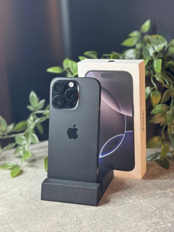 Apple iPhone 16 Pro 512GB Black Titanium (MYNM3) Б/В - ТвойGadget