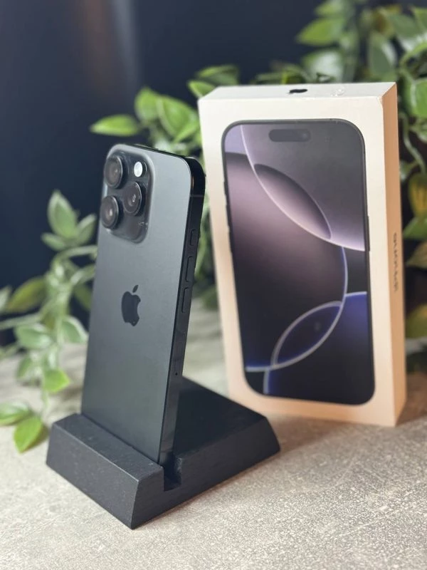 Apple iPhone 16 Pro 512GB Black Titanium (MYNM3) Б/В - ТвойGadget