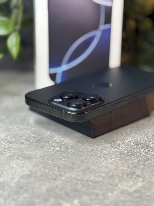 Apple iPhone 16 Pro 512GB Black Titanium (MYNM3) Б/В - ТвойGadget