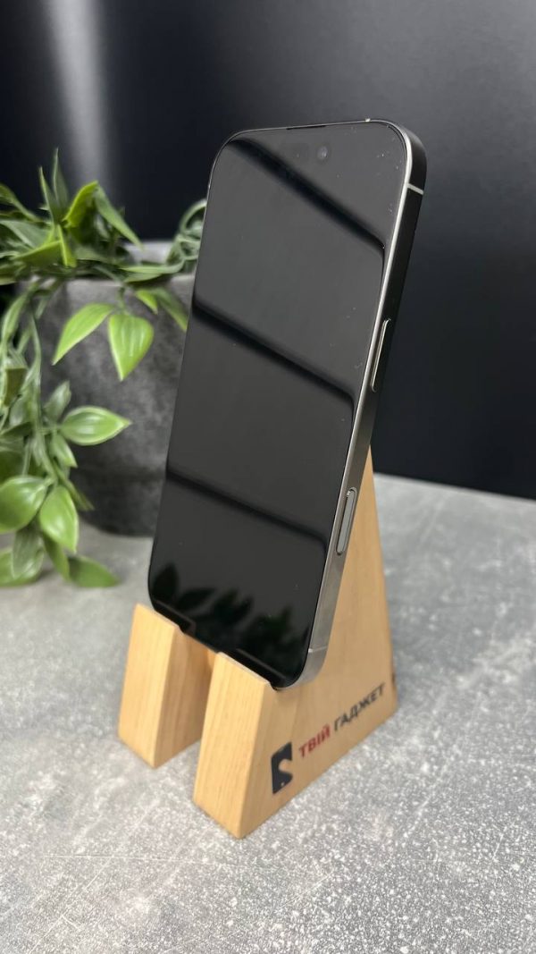 Apple iPhone 16 Pro 256GB Natural Titanium (MYNL3) Б/У - ТвойGadget