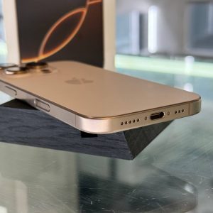 Apple iPhone 16 Pro 512GB Desert Titanium (MYNP3) Б/У — изображение 4