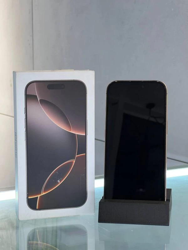 Apple iPhone 16 Pro 256GB Desert Titanium (MYNK3) Б/У - ТвойGadget